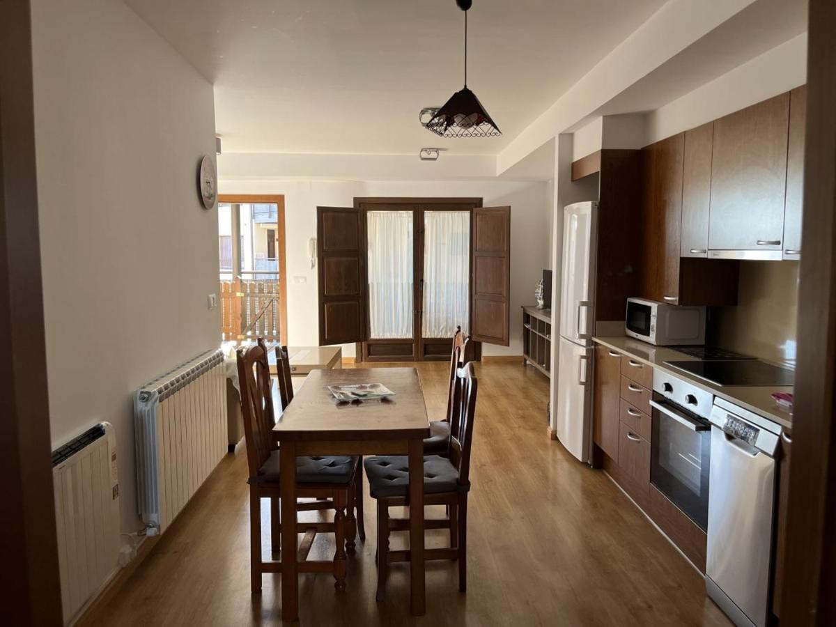 Apartamentos Turisticos Rio Gallego Fontellas  Zewnętrze zdjęcie