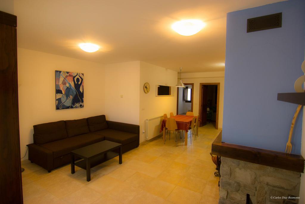 Apartamentos Turisticos Rio Gallego Fontellas  Zewnętrze zdjęcie