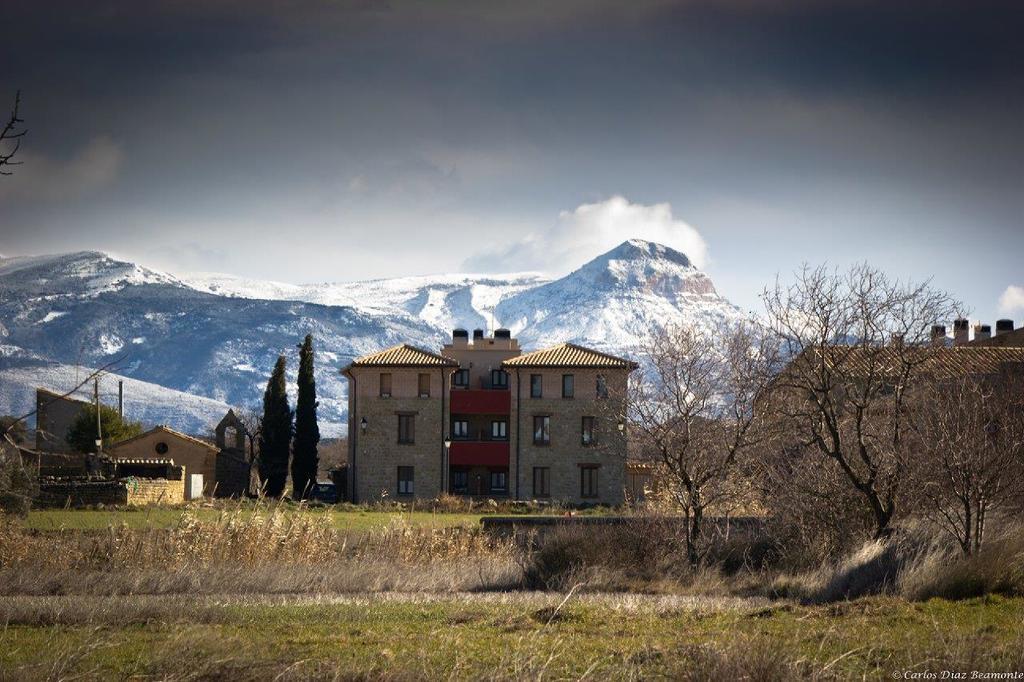 Apartamentos Turisticos Rio Gallego Fontellas  Zewnętrze zdjęcie